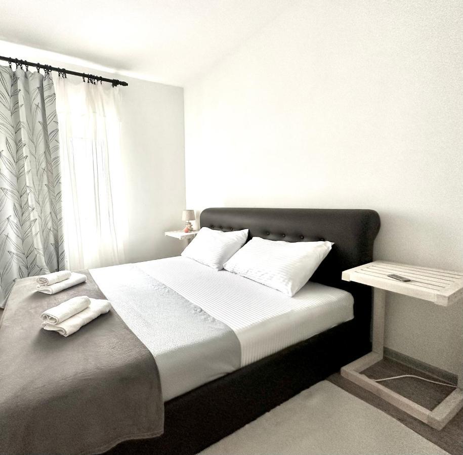 W Apartments Котор Екстер'єр фото